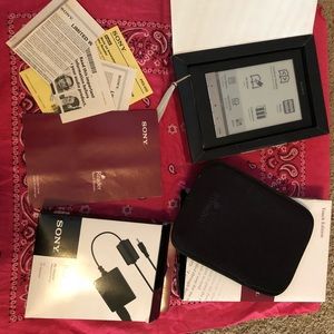 Sony E-Reader, PRS-600 in Black! Like NEW!W/Extras